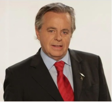 Académico de número Roberto García